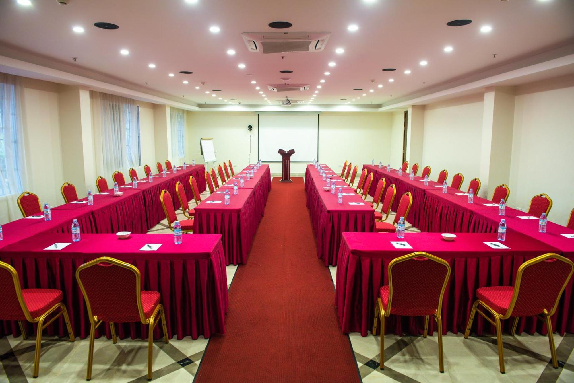 Admas Grand Hotel Entebbe Extérieur photo